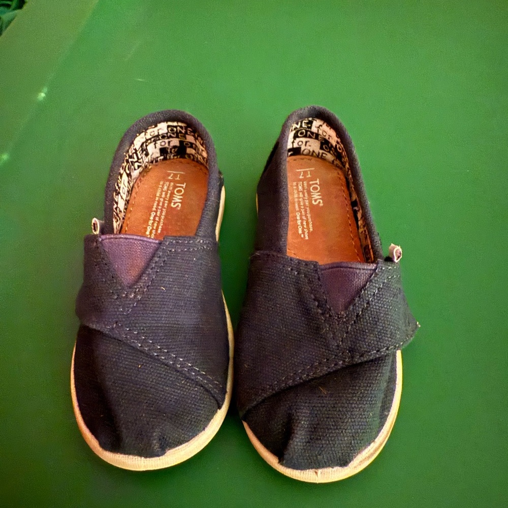 Toms Blue Slippers Comfortable Slip-On Shoes